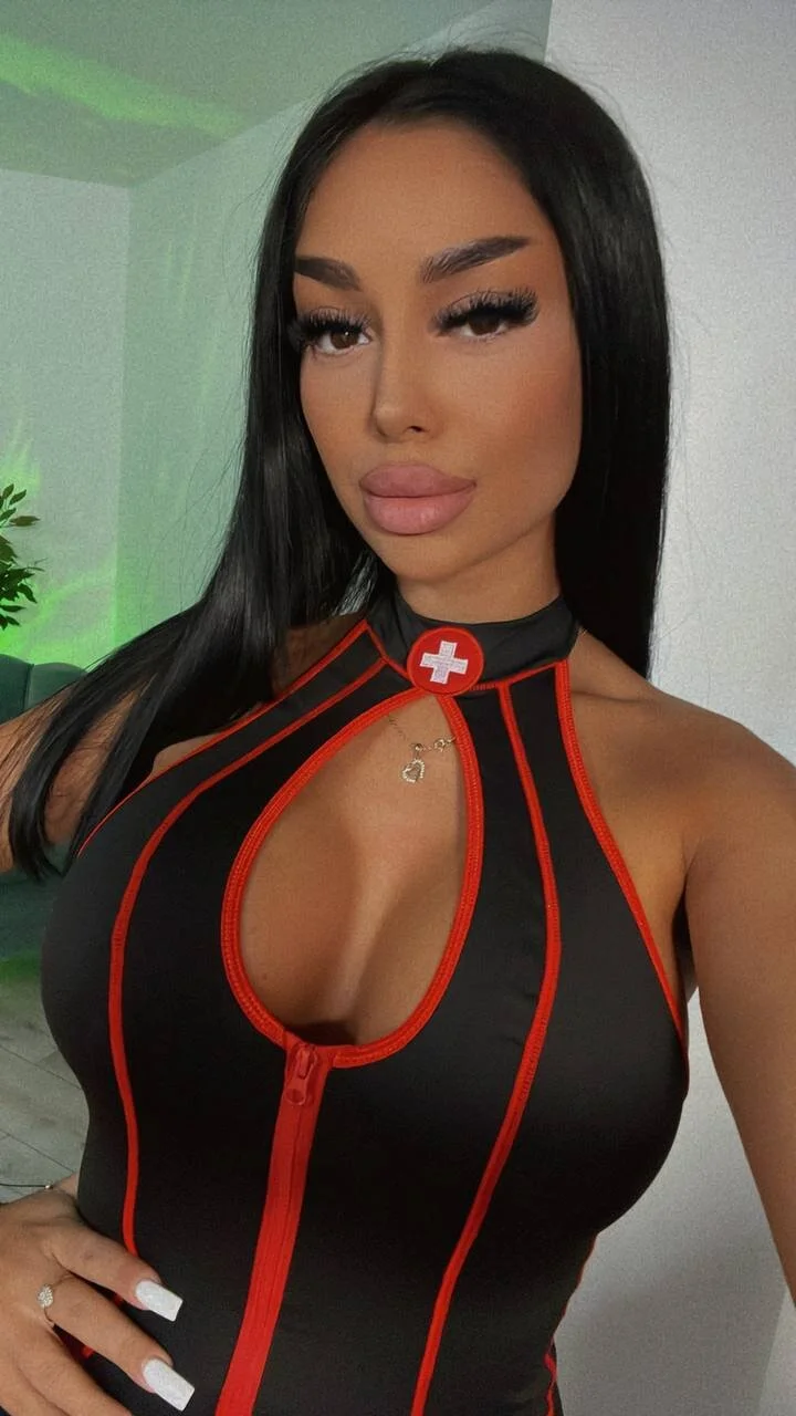 XXX Porn Photo of Nude IsaFuego 28