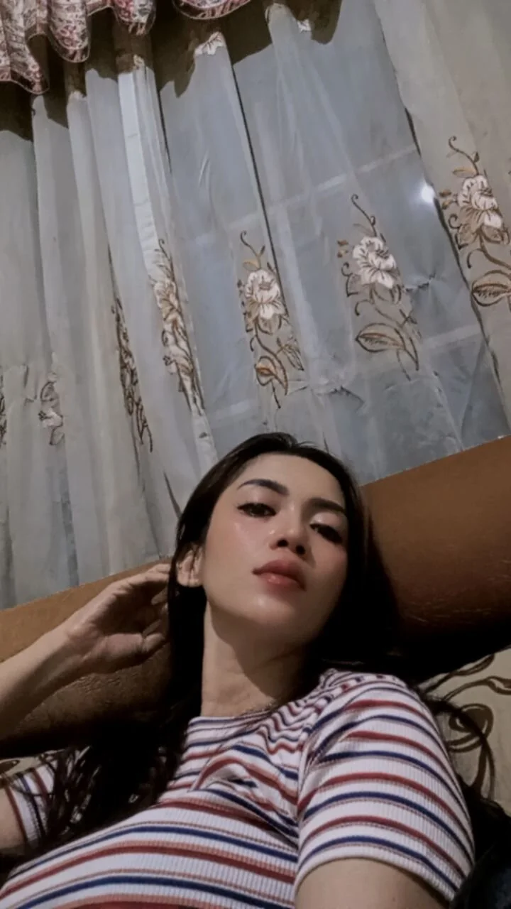 XXX Porn Photo of Nude egisartika 1