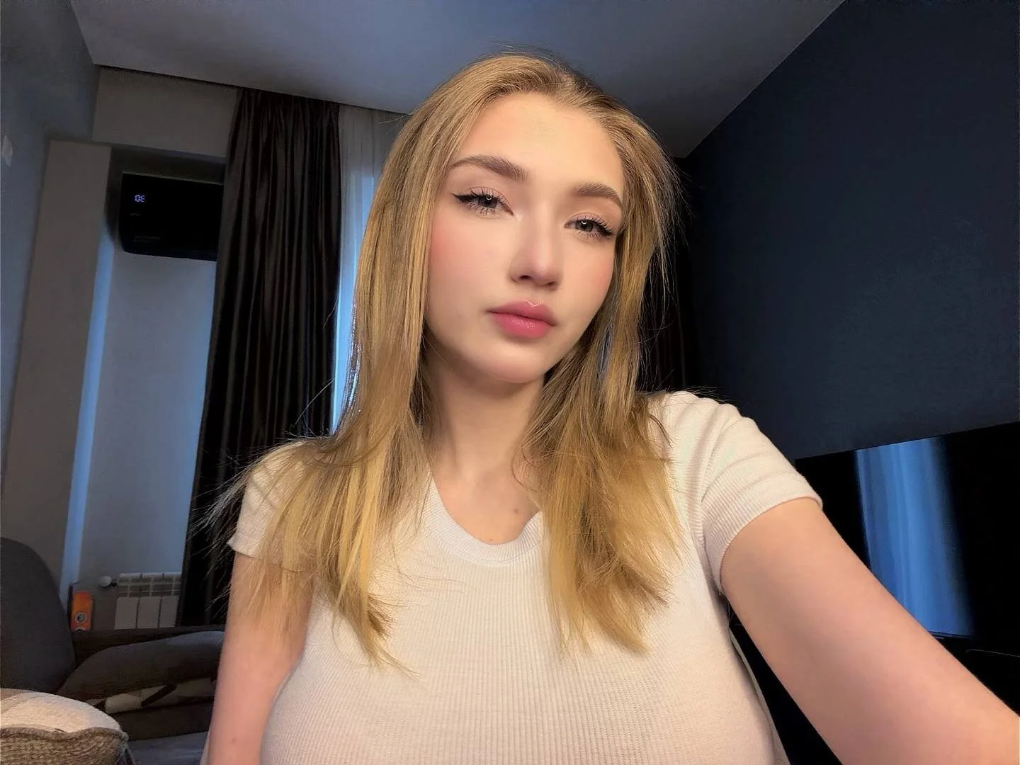 XXX Porn Photo of Nude AveryBerkson 28