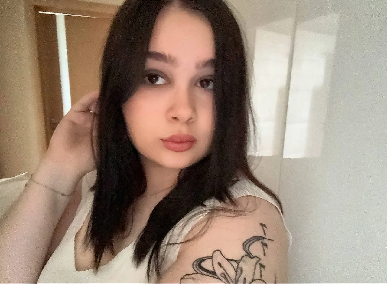 XXX Porn Photo of Nude Michelle_Host 1