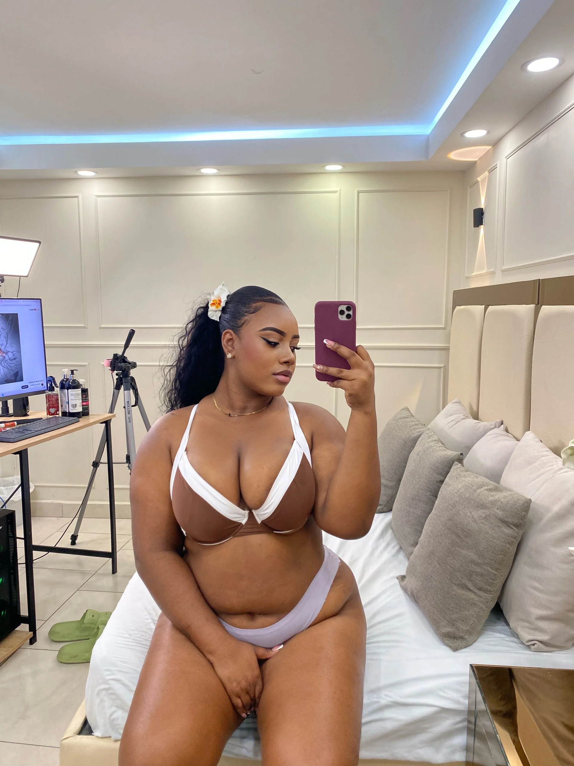 XXX Porn Photo of Nude laia_fisher_ 10
