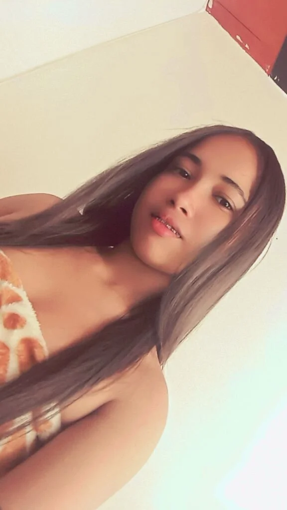 XXX Porn Photo of Nude carladesirers707 3