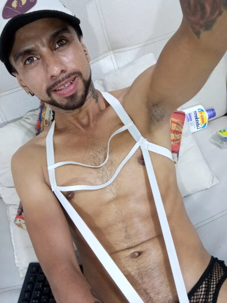 XXX Porn Photo of Nude Arian_Pervert 22