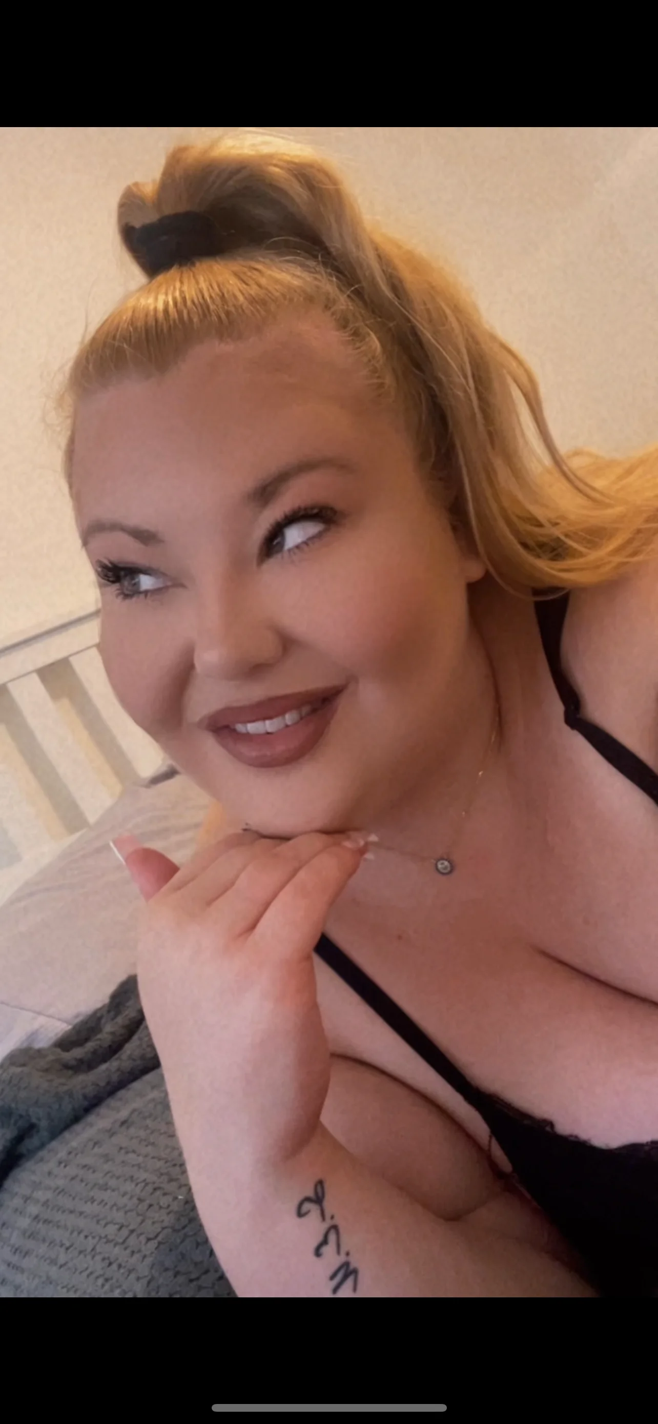 XXX Porn Photo of Nude Busty-BBW-Emilie 4