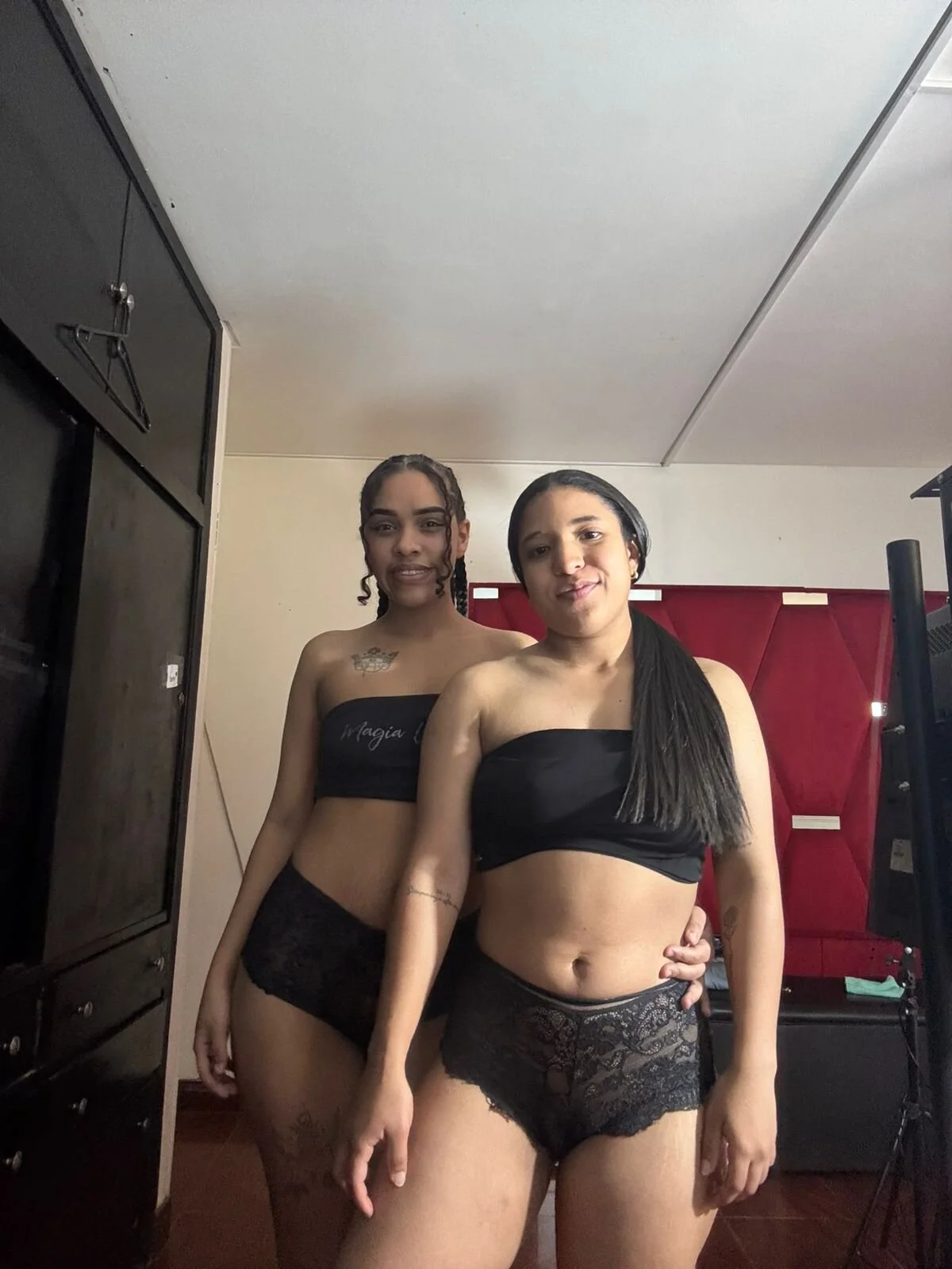 XXX Porn Photo of Nude BrendaandBrieanny 1