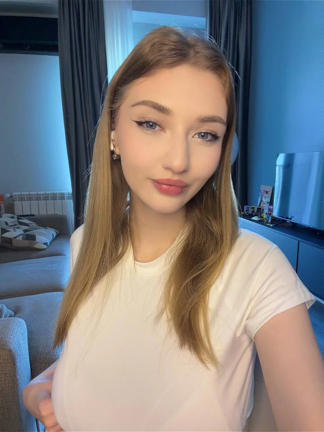 XXX Porn Photo of Nude AveryBerkson 74