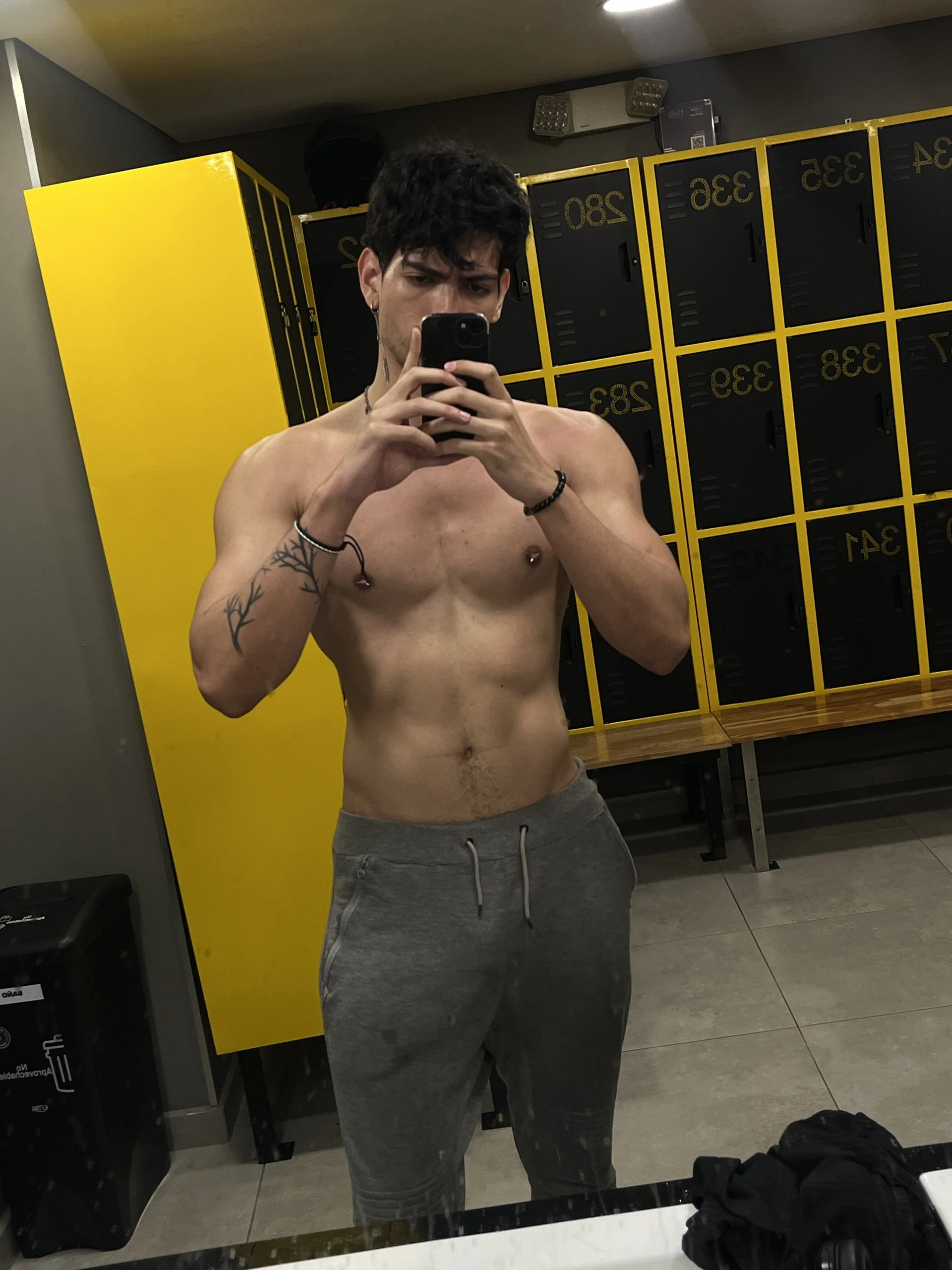 XXX Porn Photo of Nude bbbeachboy 121