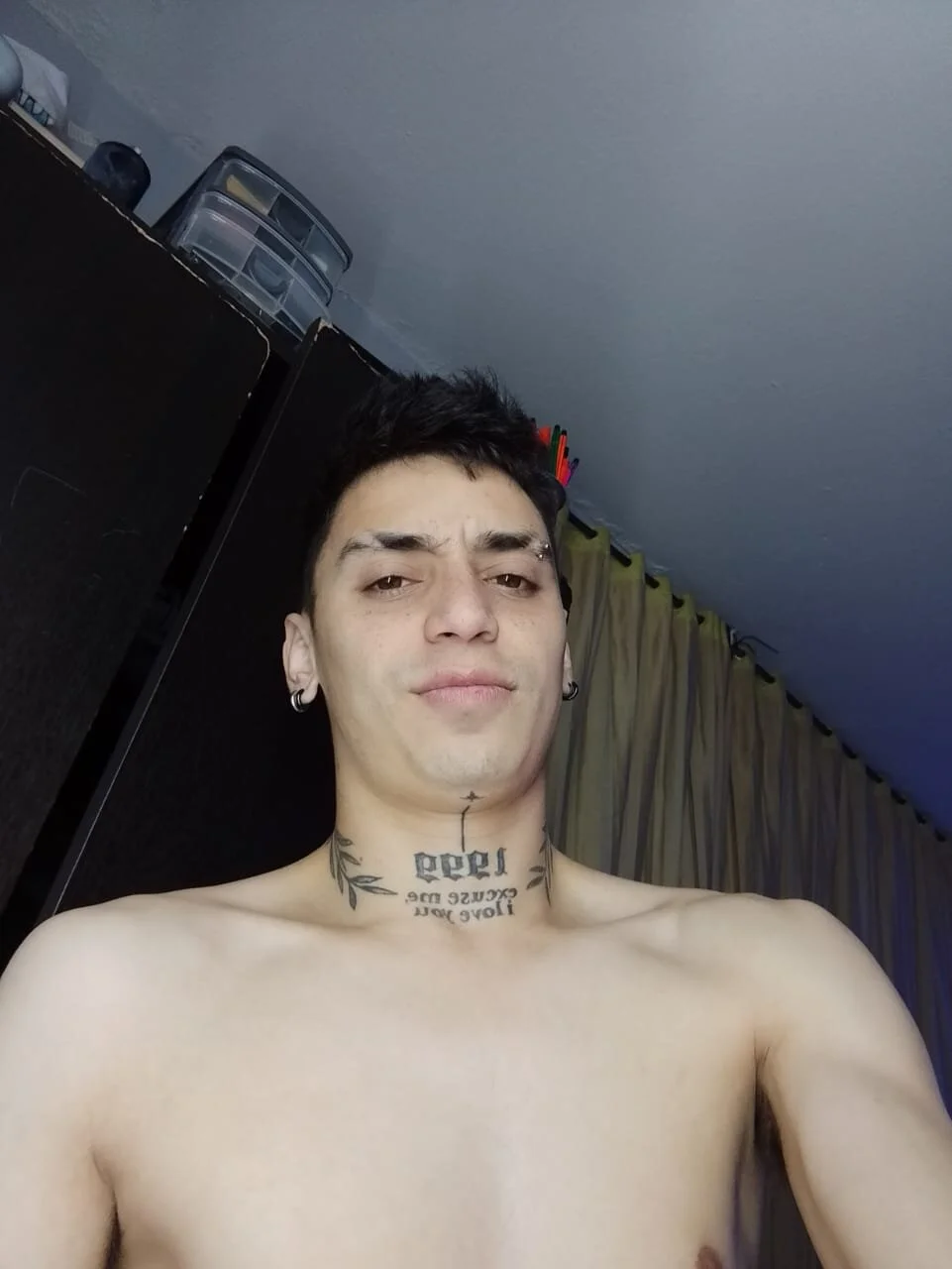 XXX Porn Photo of Nude alejo_greyx 22