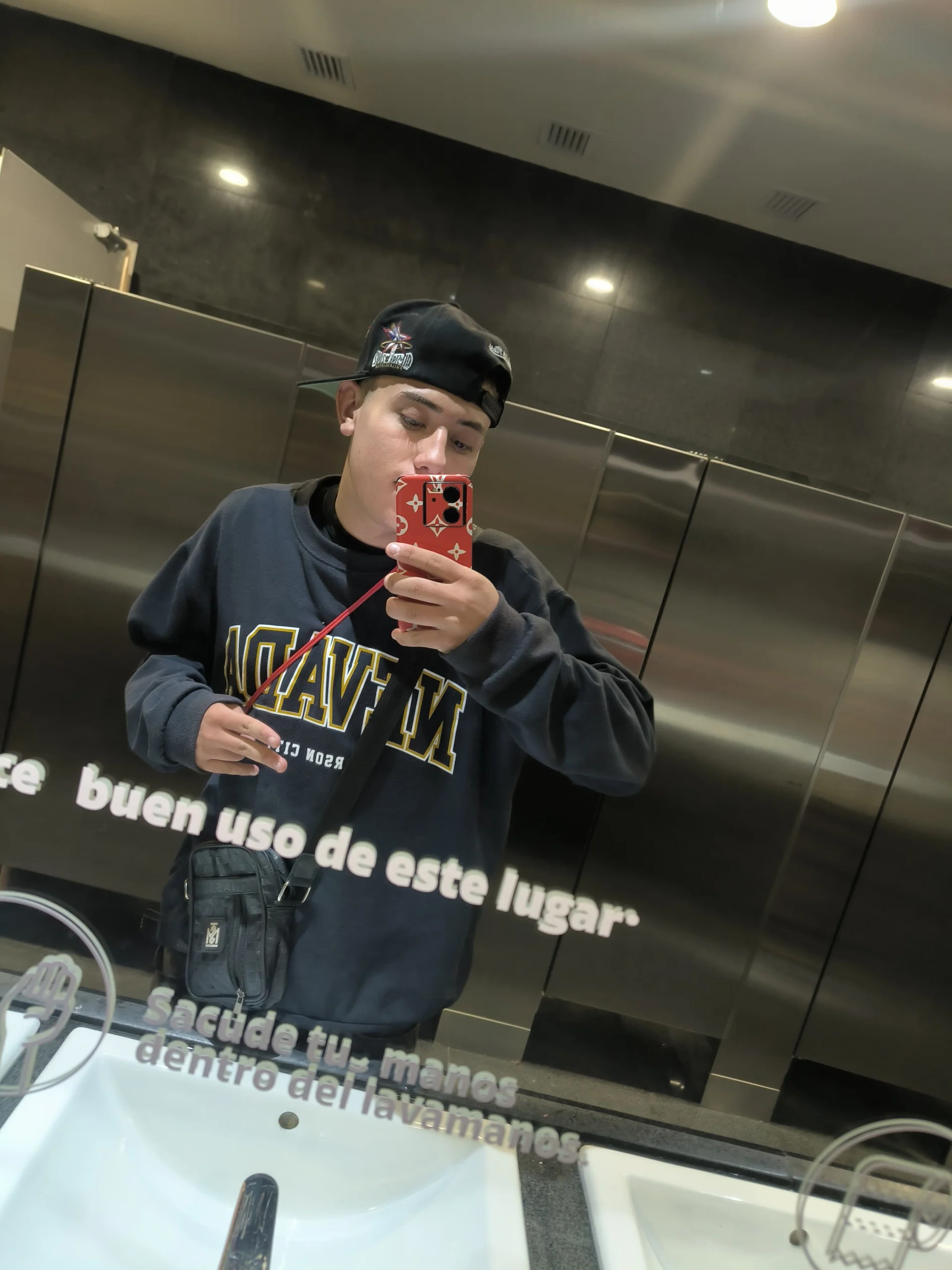 XXX Porn Photo of Nude AlejoTheBig 5