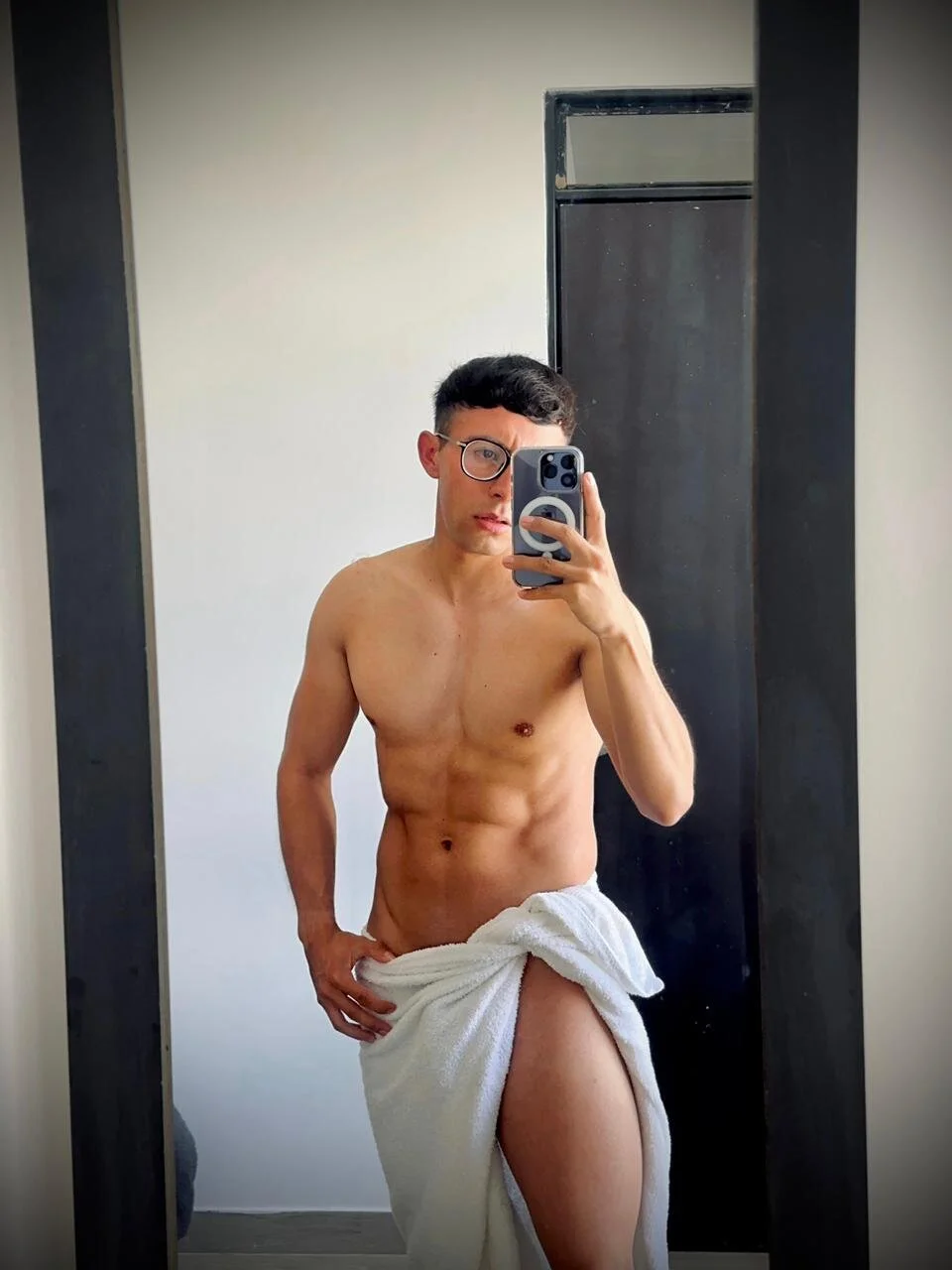 XXX Porn Photo of Nude LeonBlazze 1