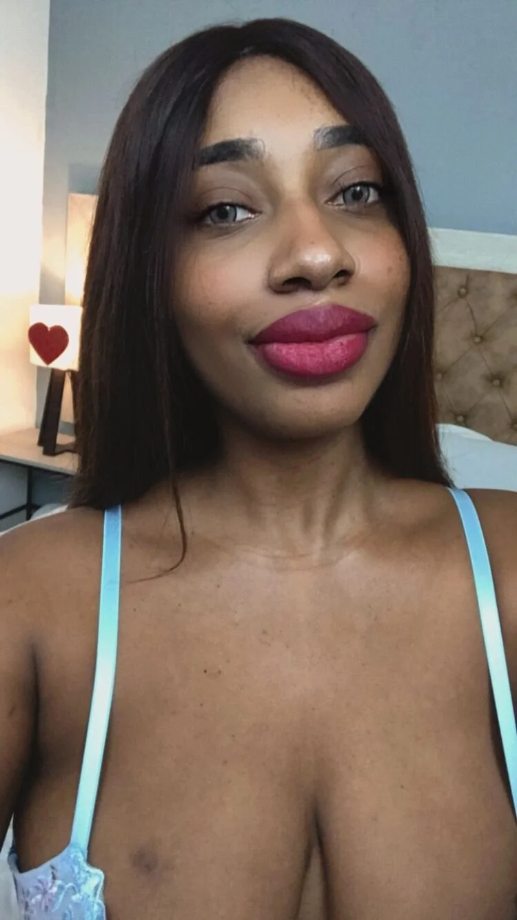 XXX Porn Photo of Nude charlottebrowns_ 13