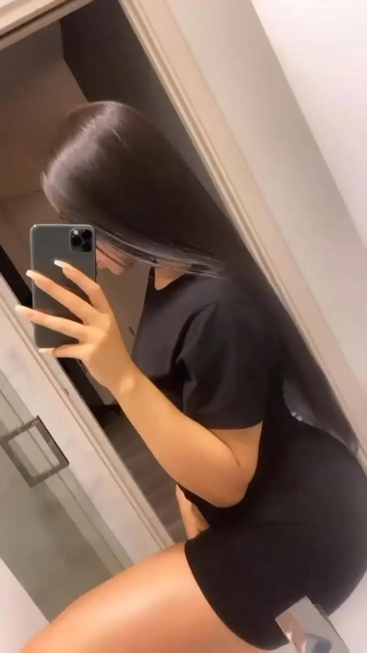 XXX Porn Photo of Nude OliviaLinh 1