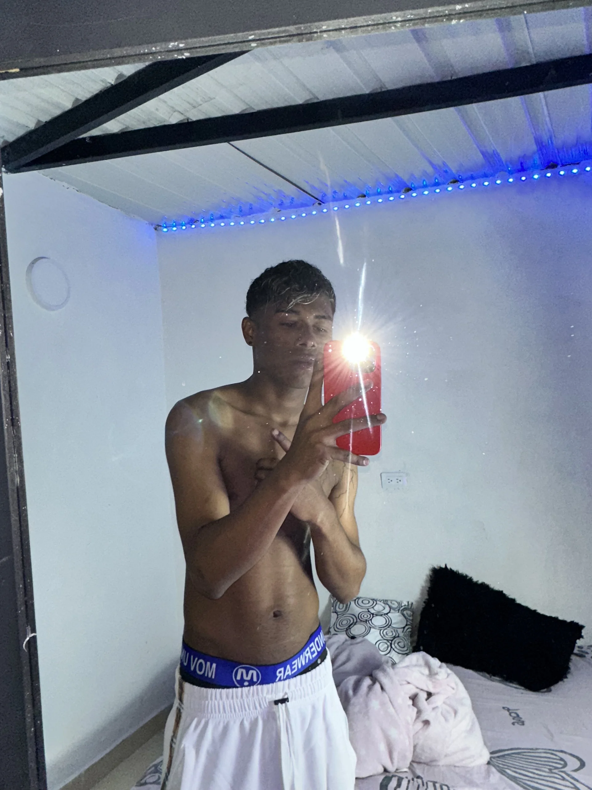 XXX Porn Photo of Nude yoendris_boy 6