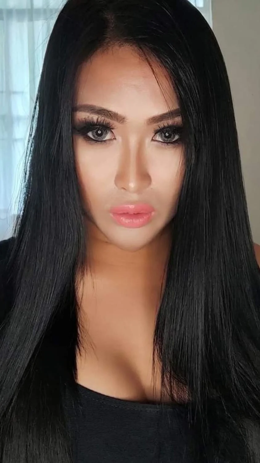 XXX Porn Photo of Nude Hugecocklady 17