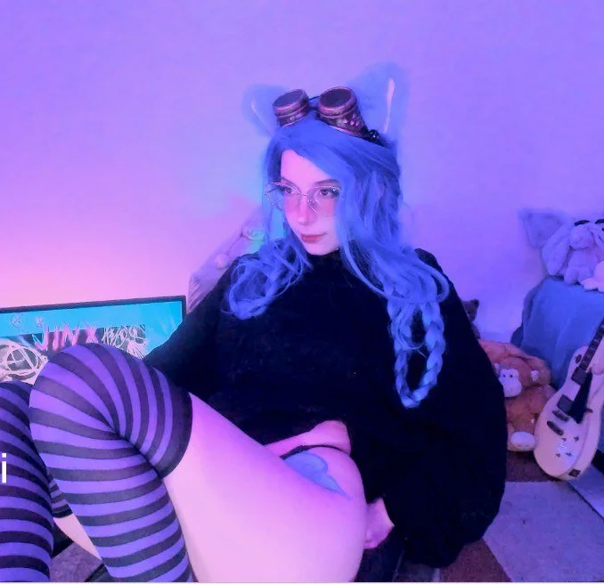 XXX Porn Photo of Nude bluelen 30
