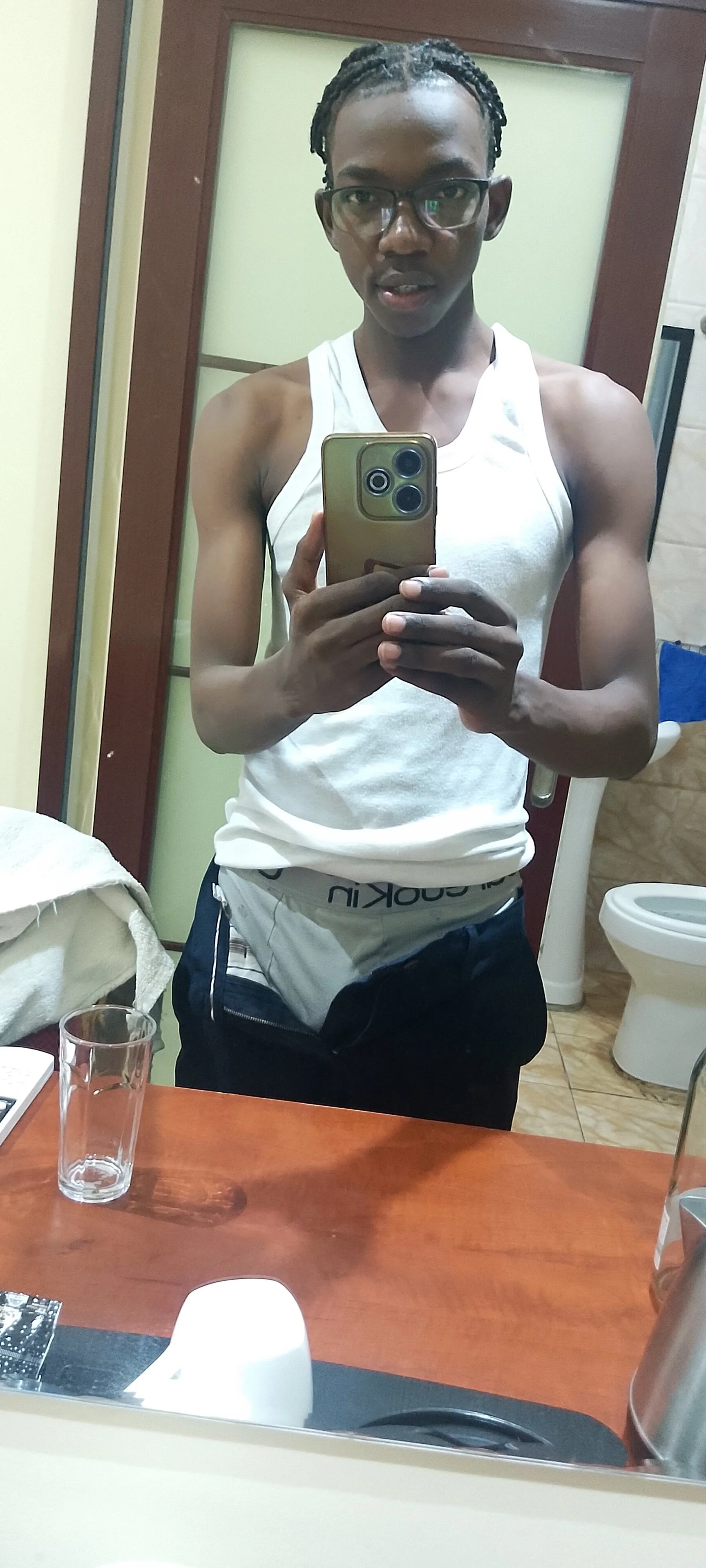 XXX Porn Photo of Nude biggiegondwani 3