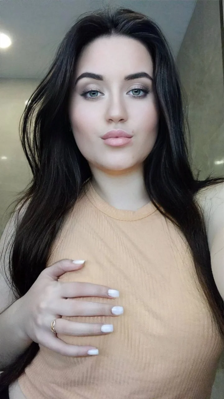 XXX Porn Photo of Nude Roxie_Bradley 2