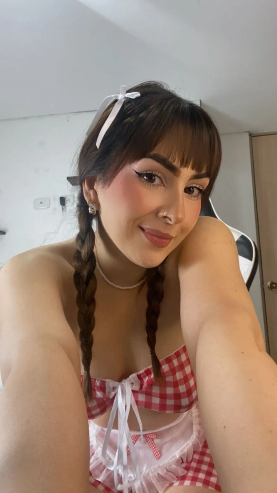 XXX Porn Photo of Nude isabella_sea_ 1