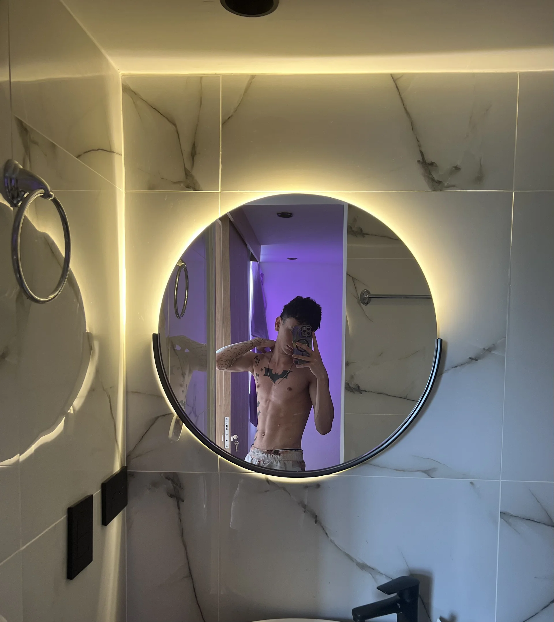 XXX Porn Photo of Nude Skinny_batman 19