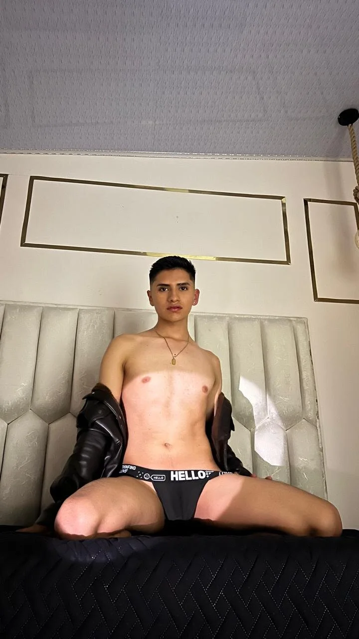 XXX Porn Photo of Nude AlexStonne 4