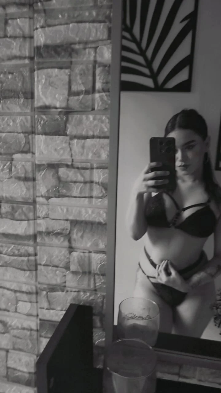 XXX Porn Photo of Nude coraline_v 22