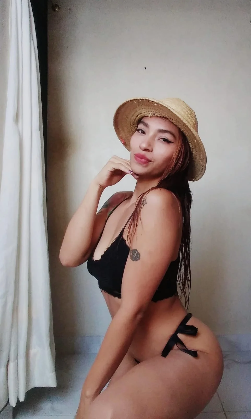 XXX Porn Photo of Nude Leamonroe__ 34