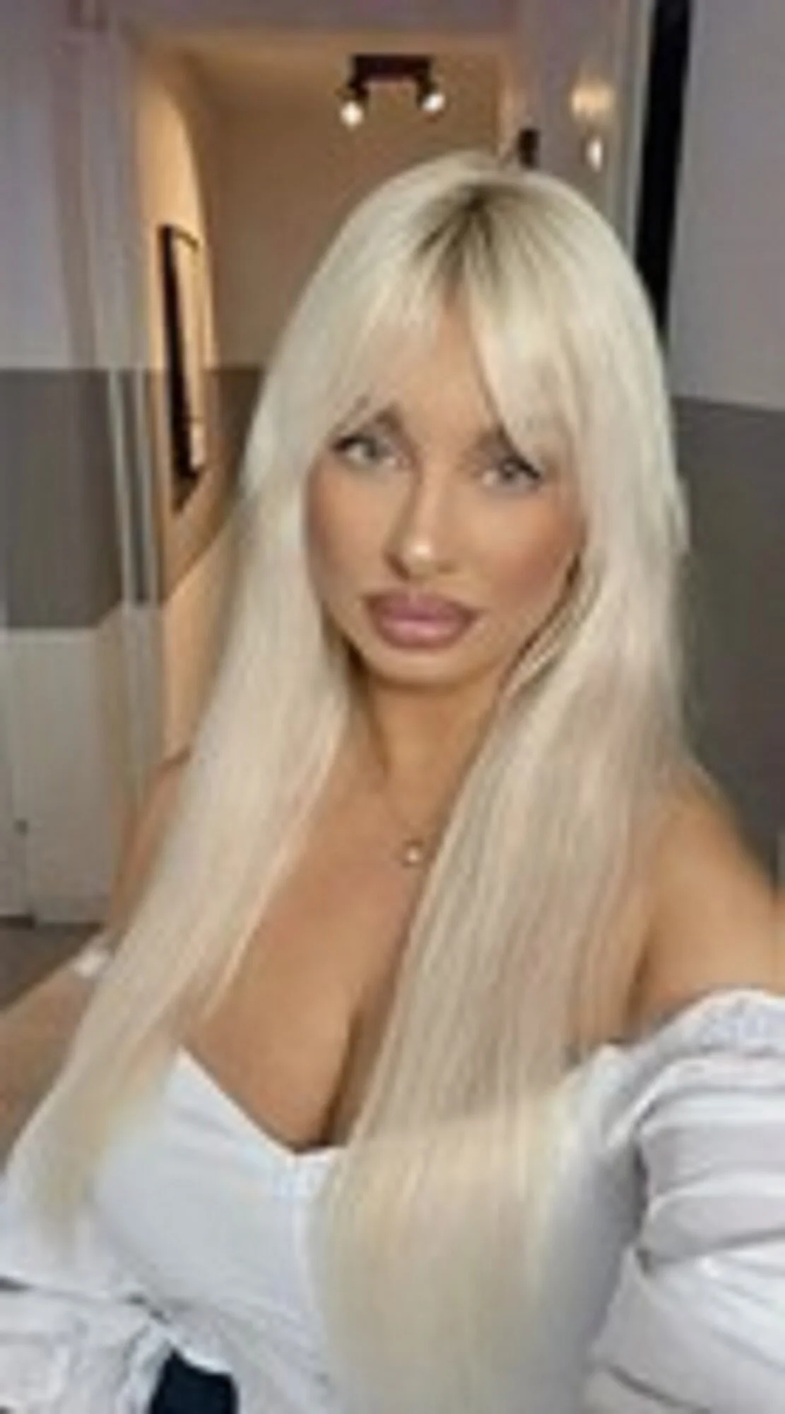 XXX Porn Photo of Nude LuxuriaGoddess 3