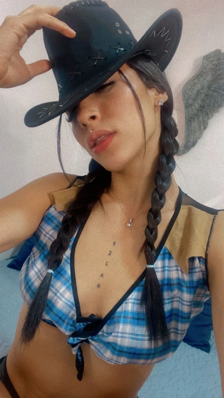 XXX Porn Photo of Nude carleee_winter 28