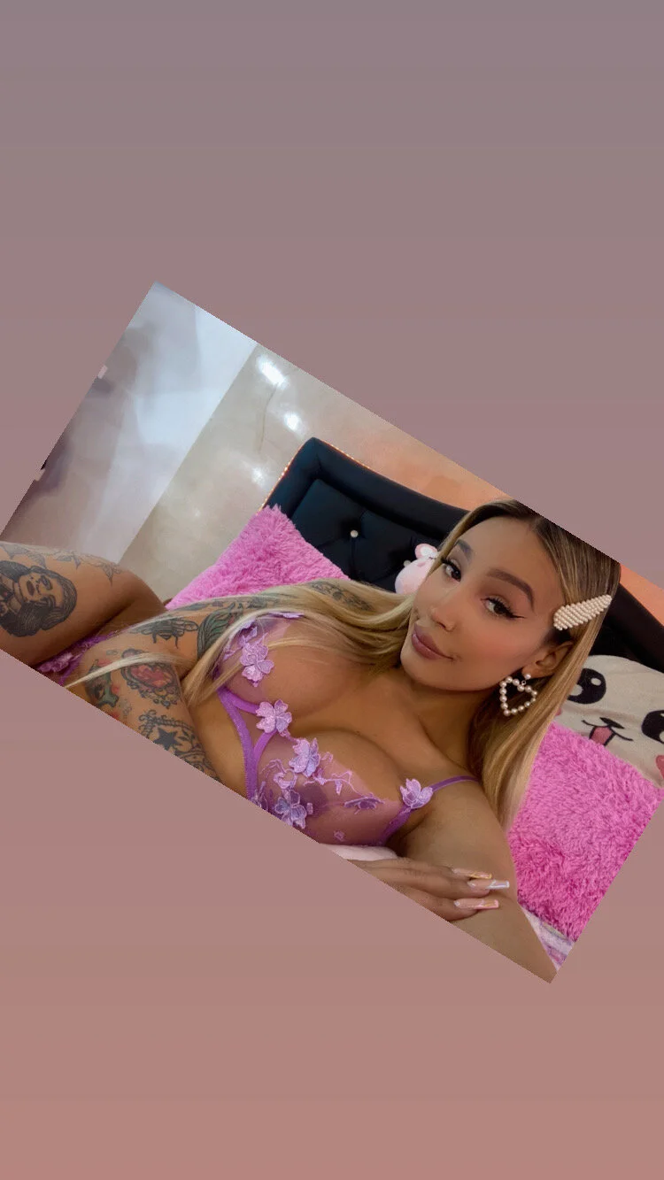 XXX Porn Photo of Nude _viioletweekend_ 17
