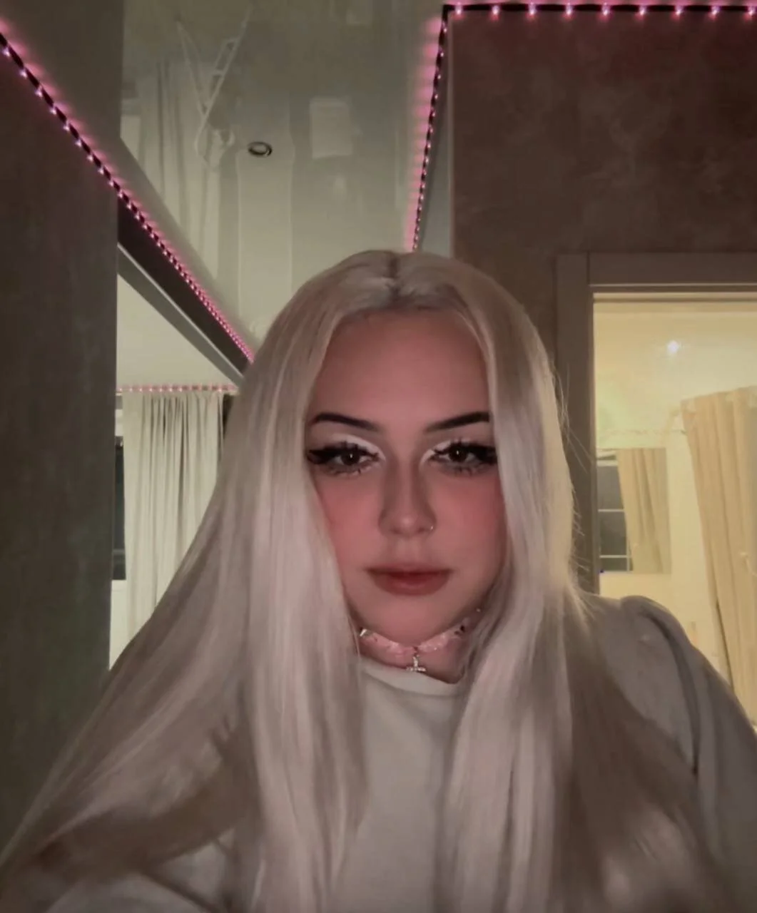XXX Porn Photo of Nude Mona_Dream 3