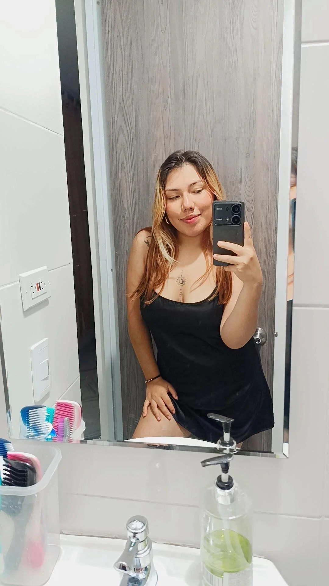 Lia_Sterling