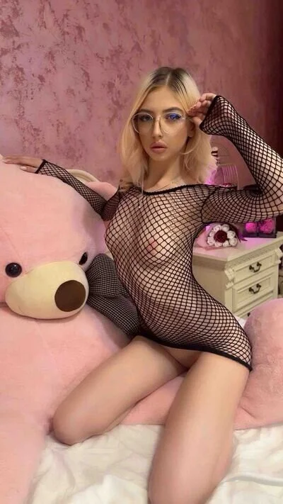 XXX Porn Photo of Nude StormyPrice 16