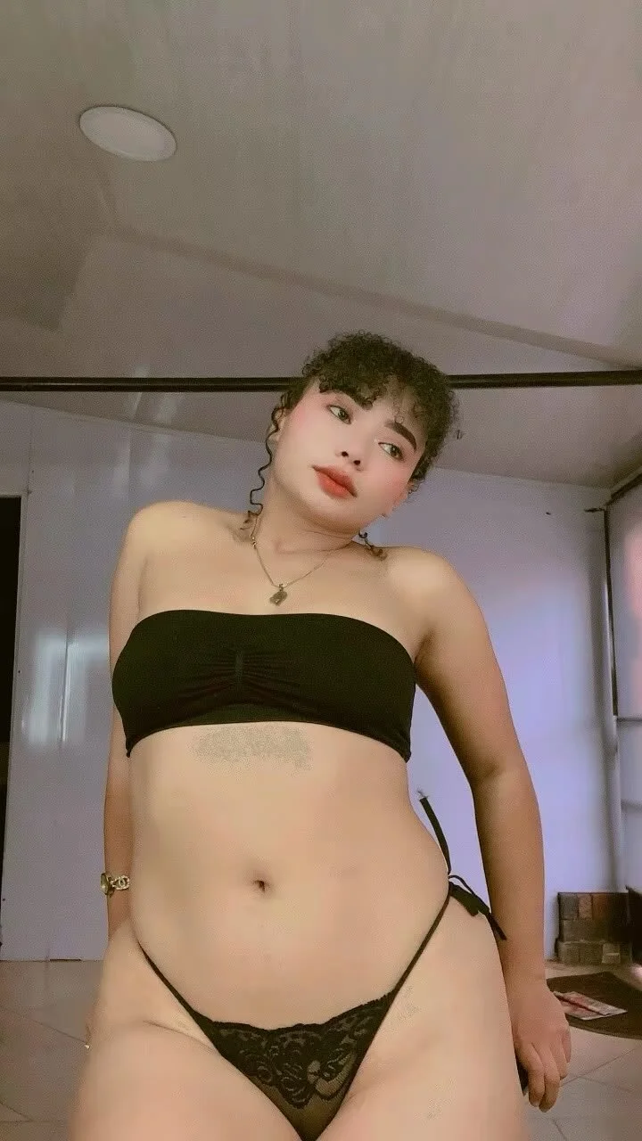 XXX Porn Photo of Nude Naomi_Moon_ 2