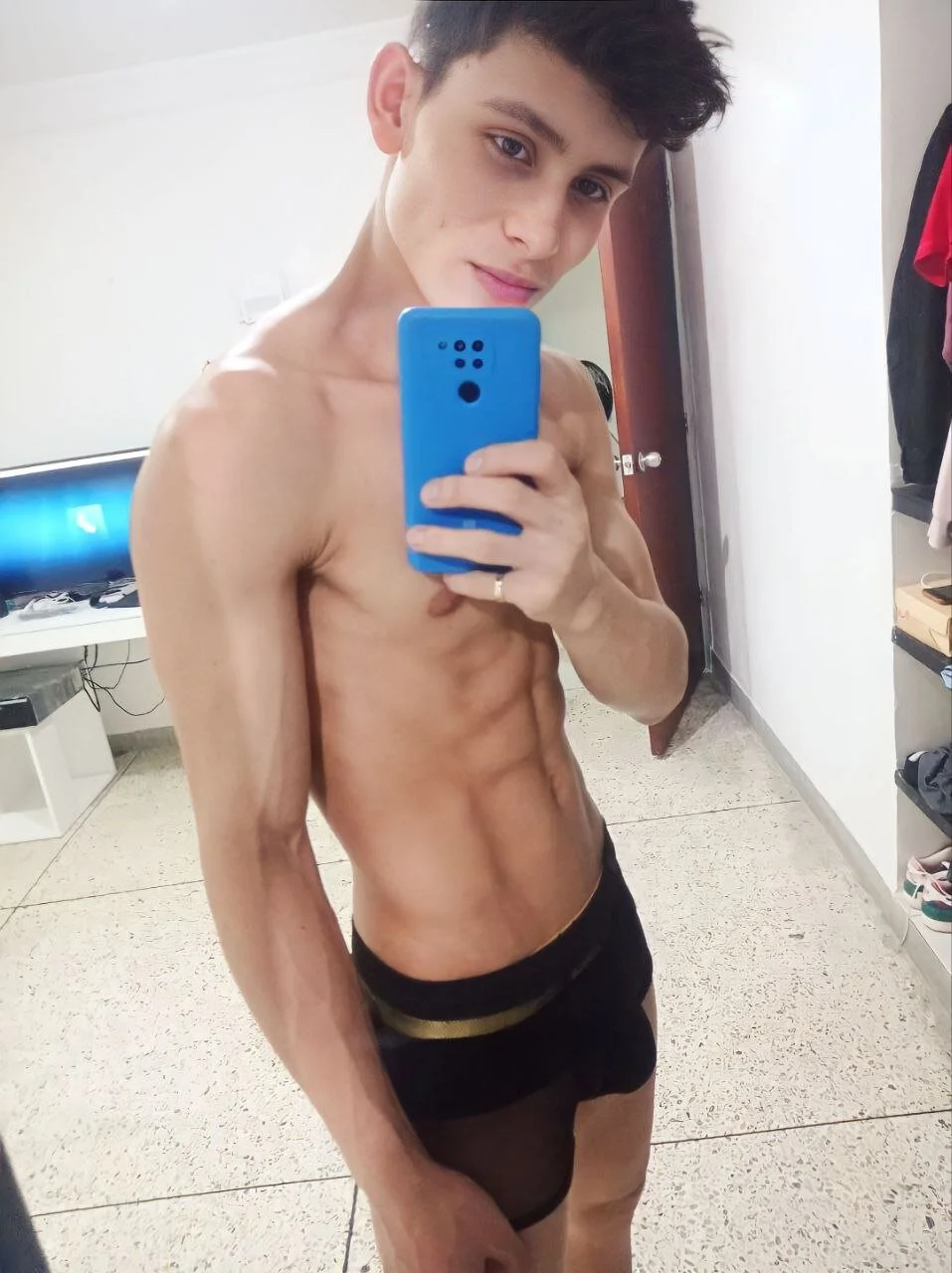XXX Porn Photo of Nude logan_thomas 7