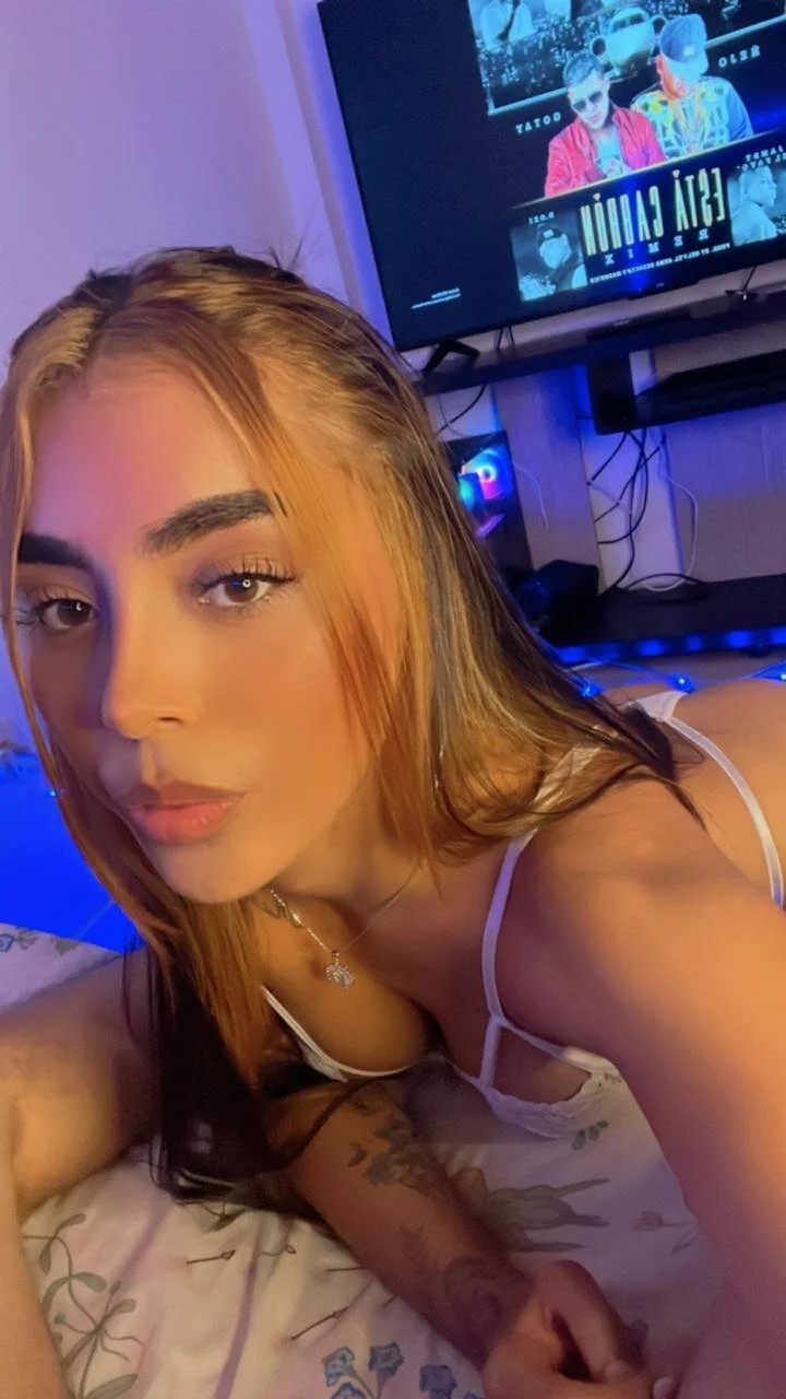 XXX Porn Photo of Nude Wild_RoomXxX 2