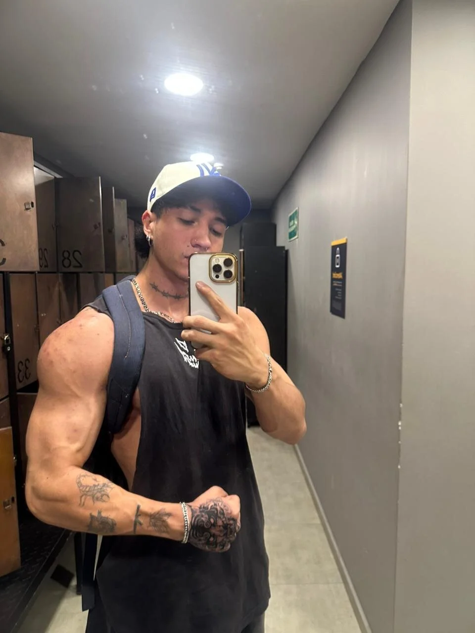 XXX Porn Photo of Nude Bull__fit 7