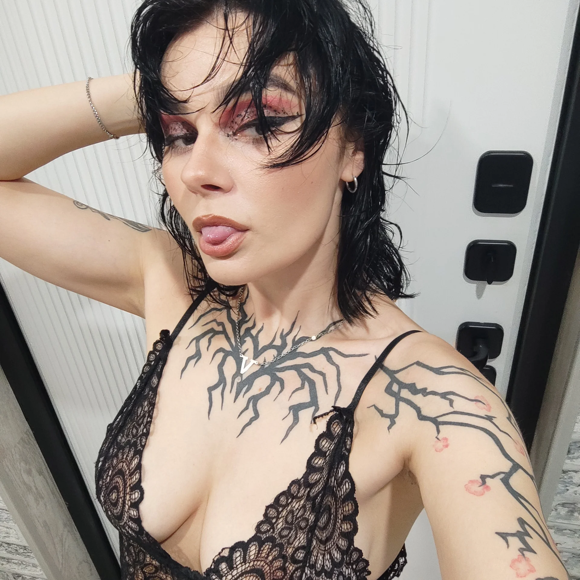 XXX Porn Photo of Nude IntrigueYourDay 2