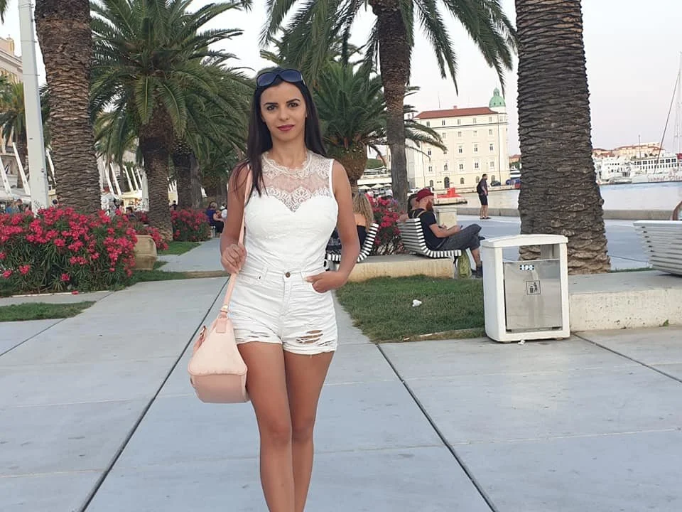 XXX Porn Photo of Nude juliahayessxx 322