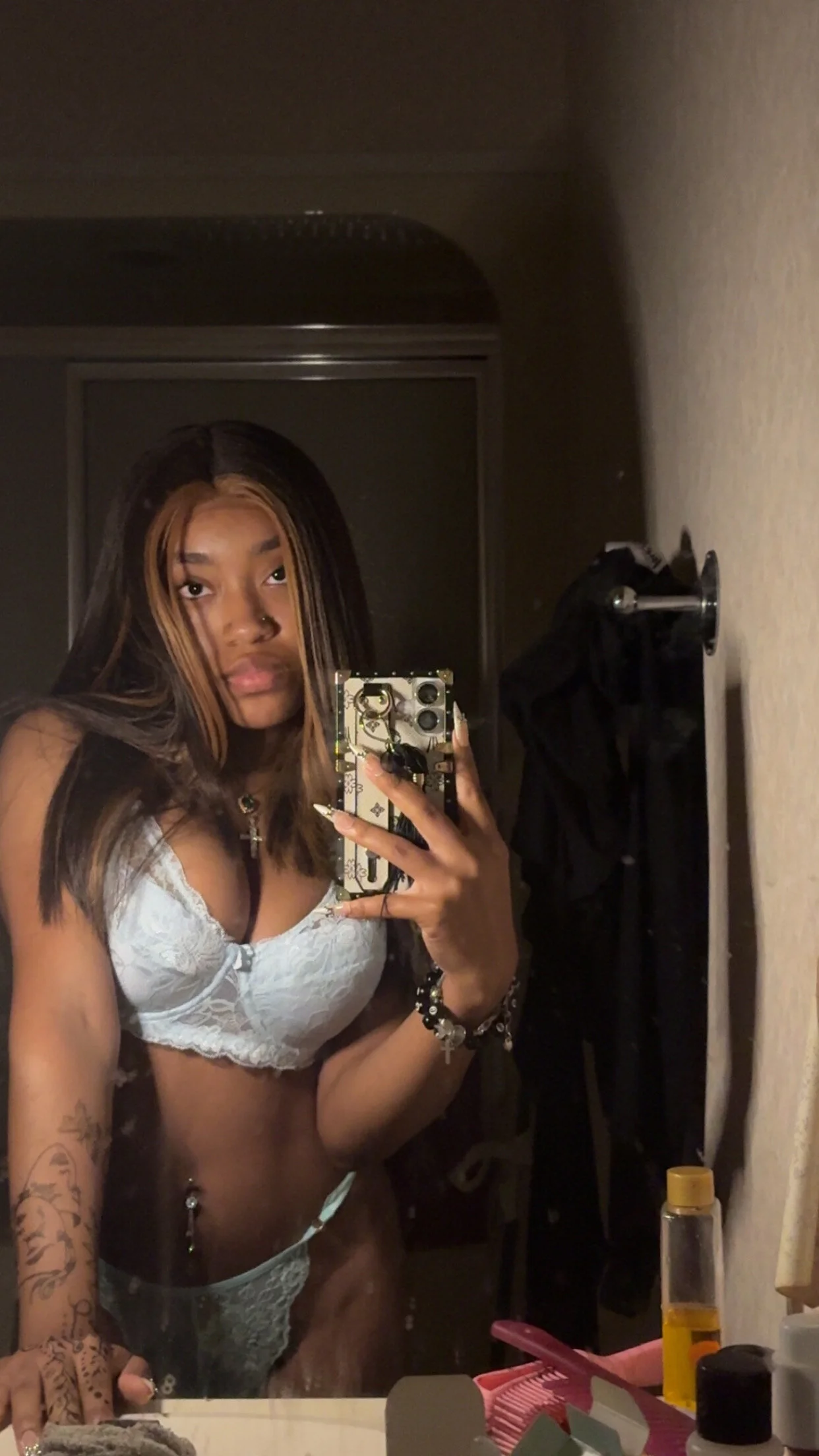 XXX Porn Photo of Nude lifeoftt_19xx 259