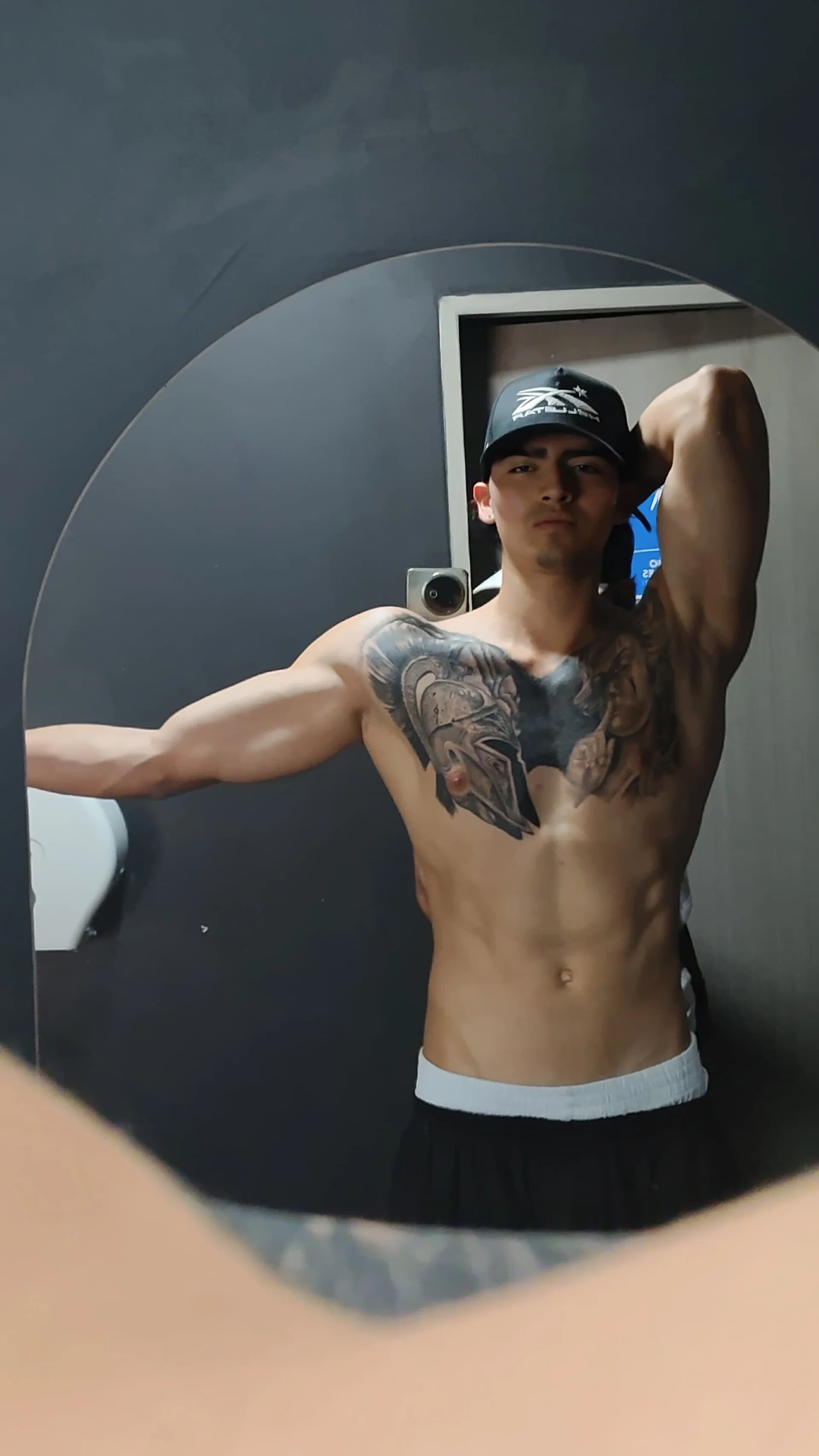 XXX Porn Photo of Nude elliot_colton 7