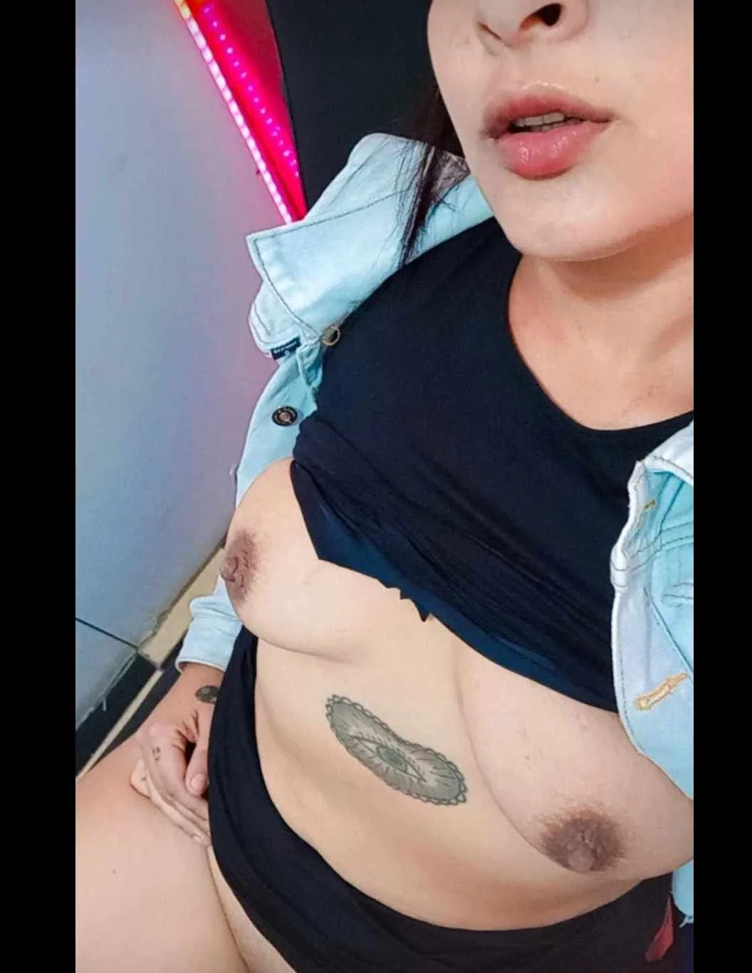 XXX Porn Photo of Nude Laura_hottt 11