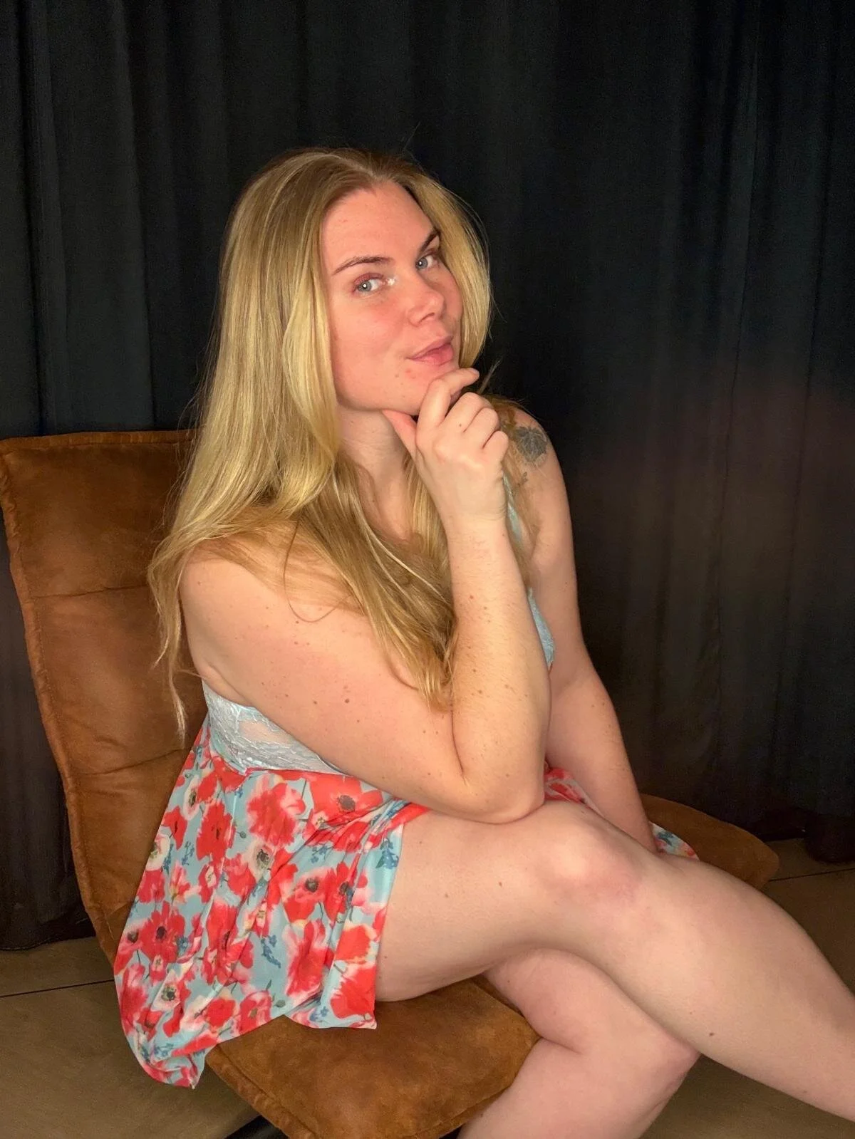 XXX Porn Photo of Nude SexyBlondJoanna 2
