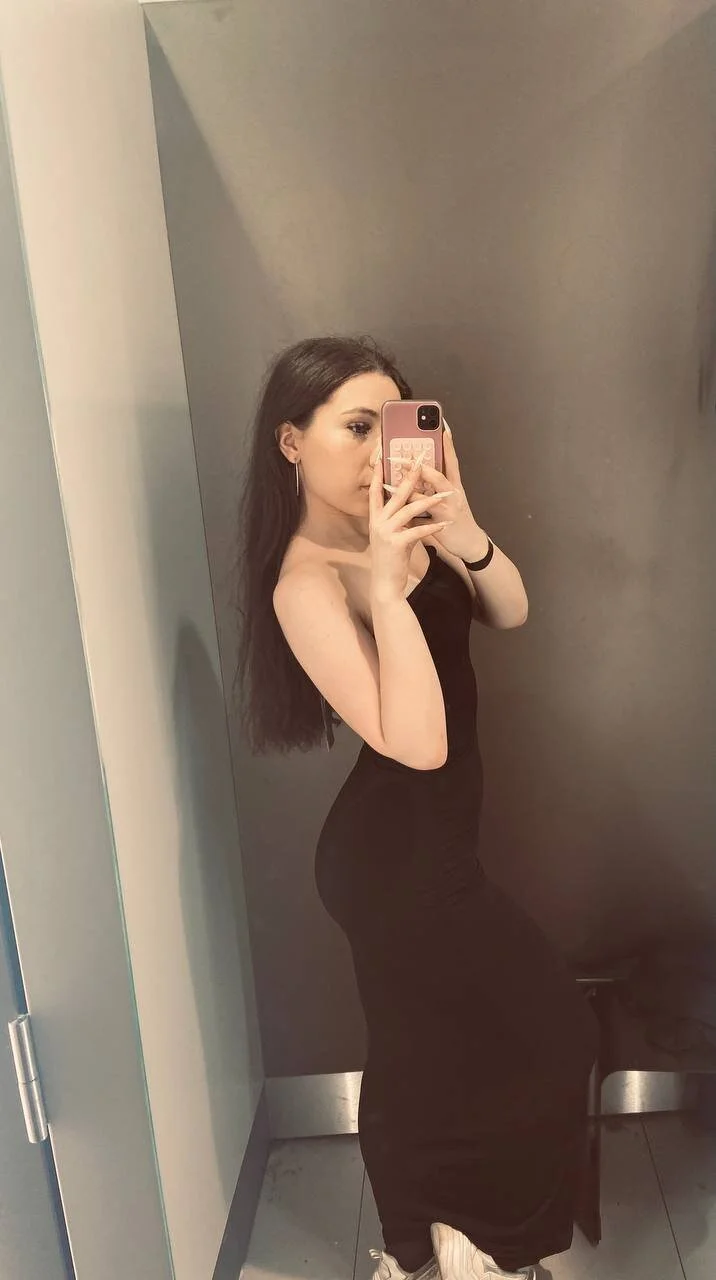 XXX Porn Photo of Nude RozanneKarageorge 3