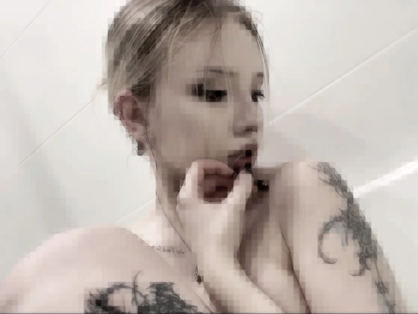 XXX Porn Photo of Nude bloodybby 33