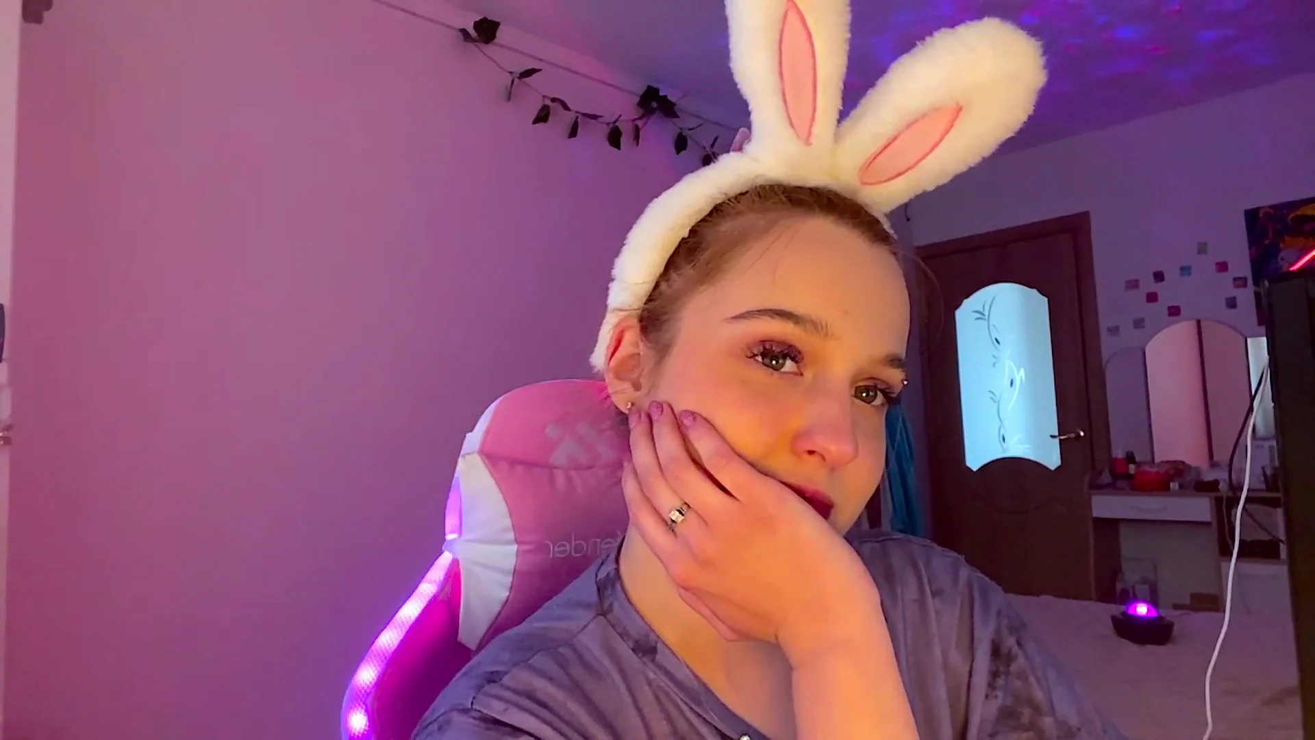XXX Porn Photo of Nude TrixyPaw 2