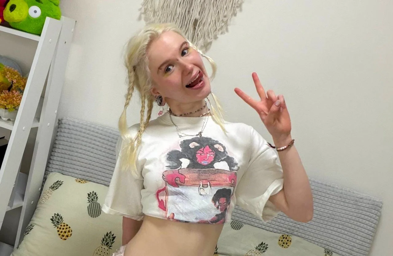 XXX Porn Photo of Nude Mia_WaterFall 19