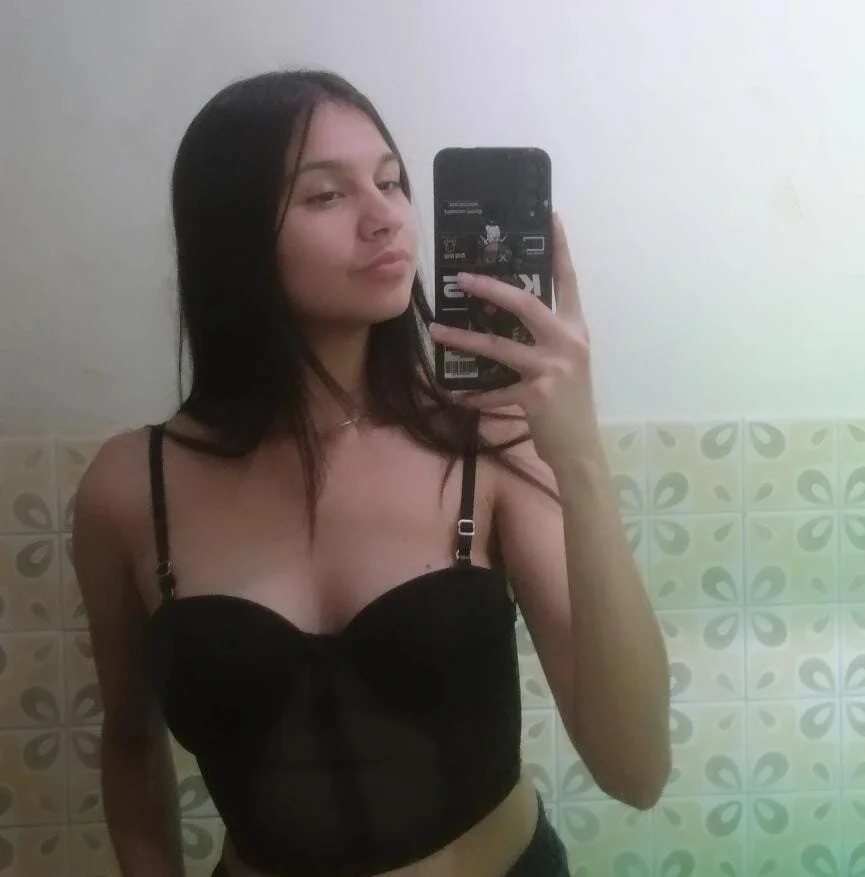 XXX Porn Photo of Nude Emmiicute 2