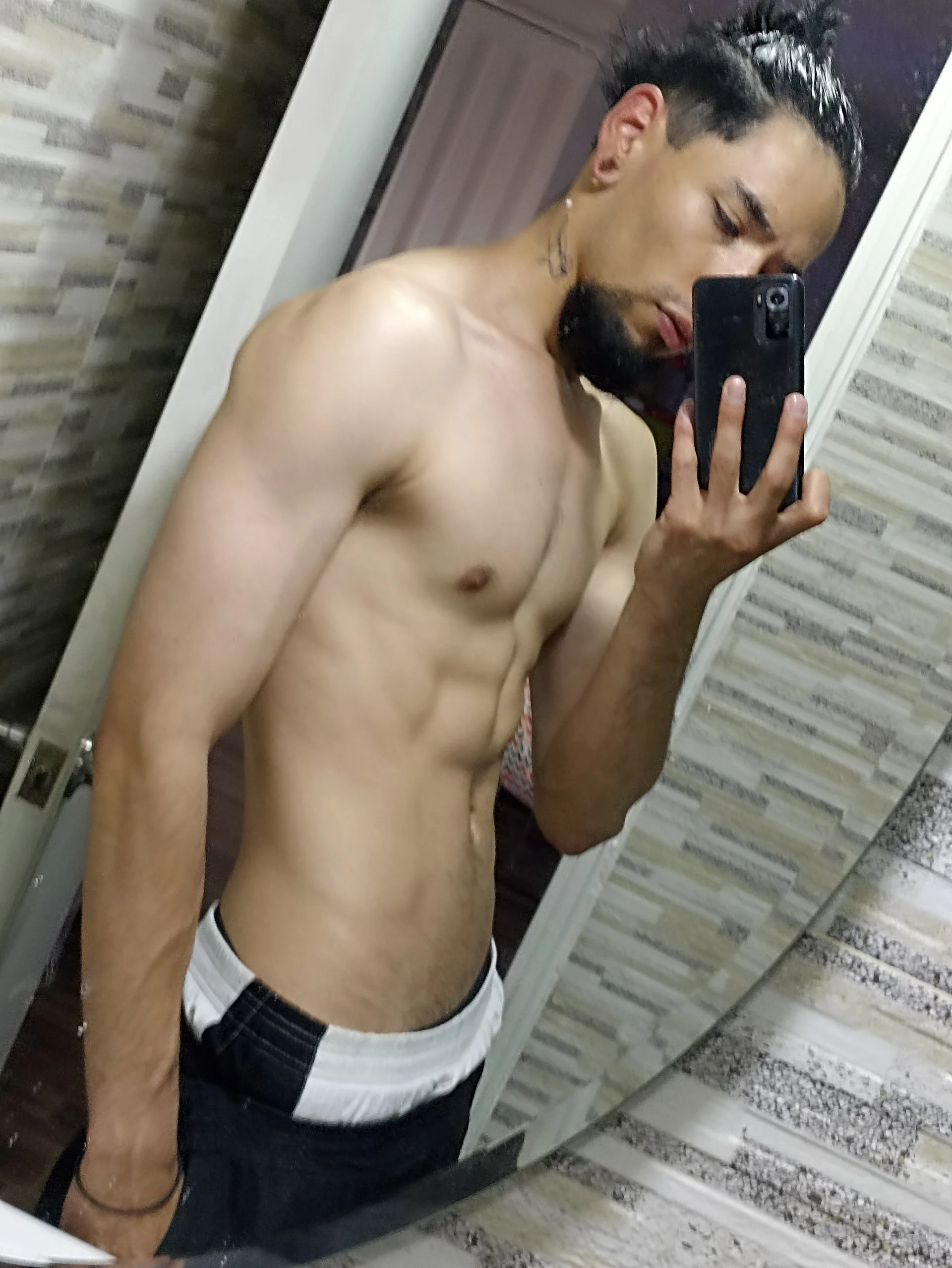 XXX Porn Photo of Nude Garou_u 2