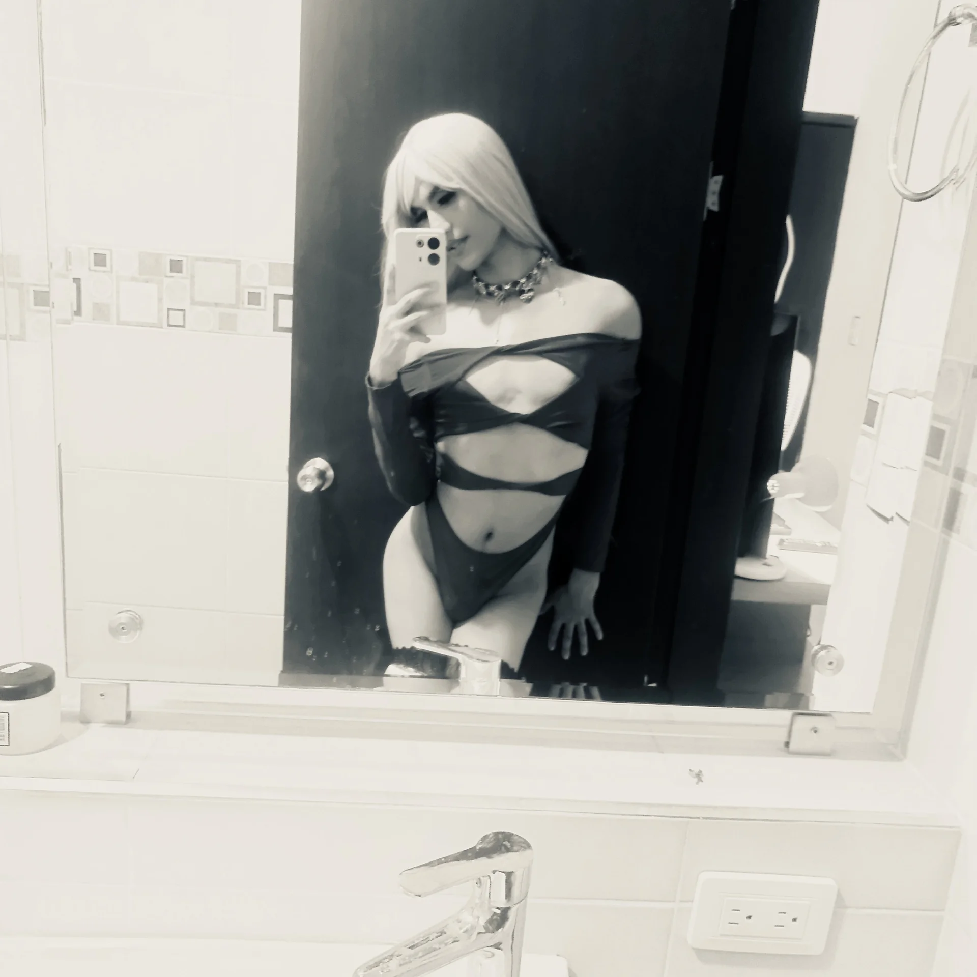 XXX Porn Photo of Nude CheryHandsome 1