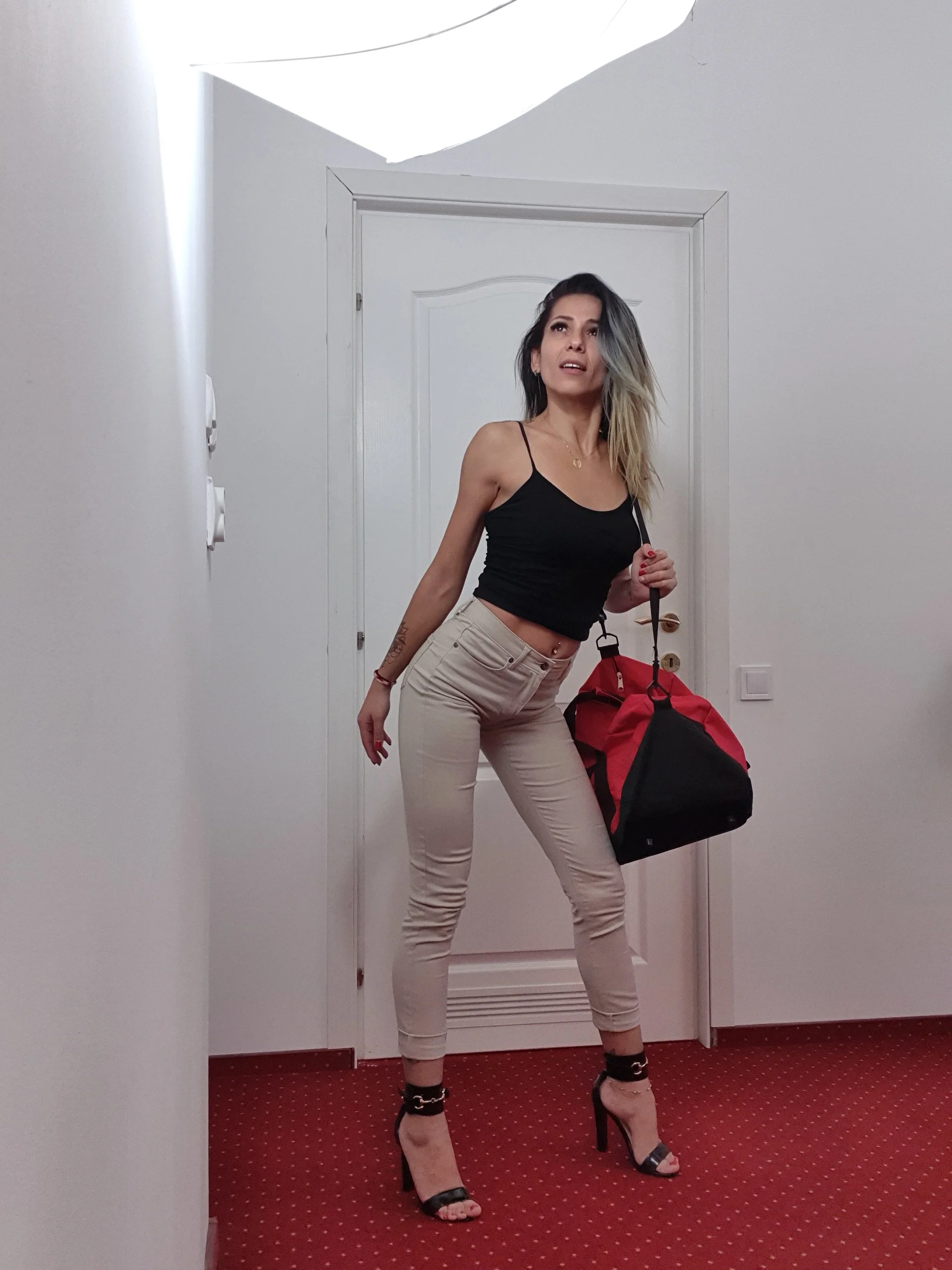 XXX Porn Photo of Nude PlayfulShow 141